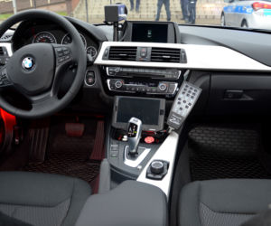 Nieoznakowany radiowóz BMW 330i xDrive