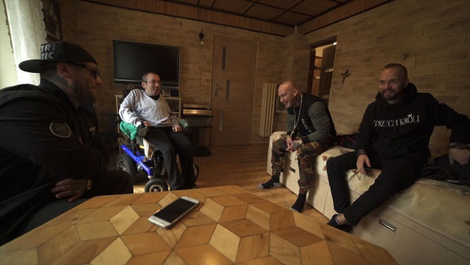 Popek x Sobota x Matheo: rodzinne ciepło w teledysku Dom. ZDJĘCIA