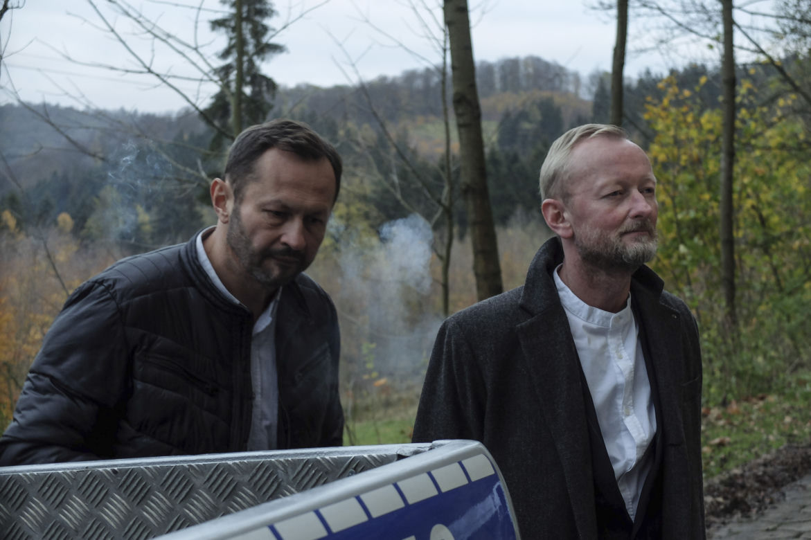 Znaki odc. 1. Michał Trela (Andrzej Konopka),  Jonasz, wł. Marek Zieleniewicz (Andrzej Mastalerz)