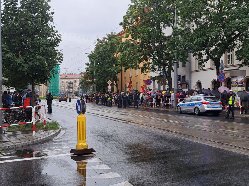 "Nigdy nie będziesz szła sama. Solidarnie z Joanna". Protest w Krakowie