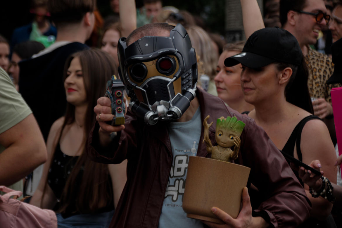   Kortowiada 2024. Parada Wydziałów przeszła ulicami miasta. Studenci tłumnie wzięli udział w imprezie [ZDJĘCIA]