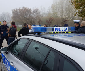 Rozbłyśnij rozsądkiem - załóż odblask - akcja policji w powiecie toruńskim