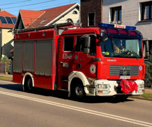 Senior nie oddychał i był nieprzytomny. Dramatyczna akcja przy przystanku autobusowym