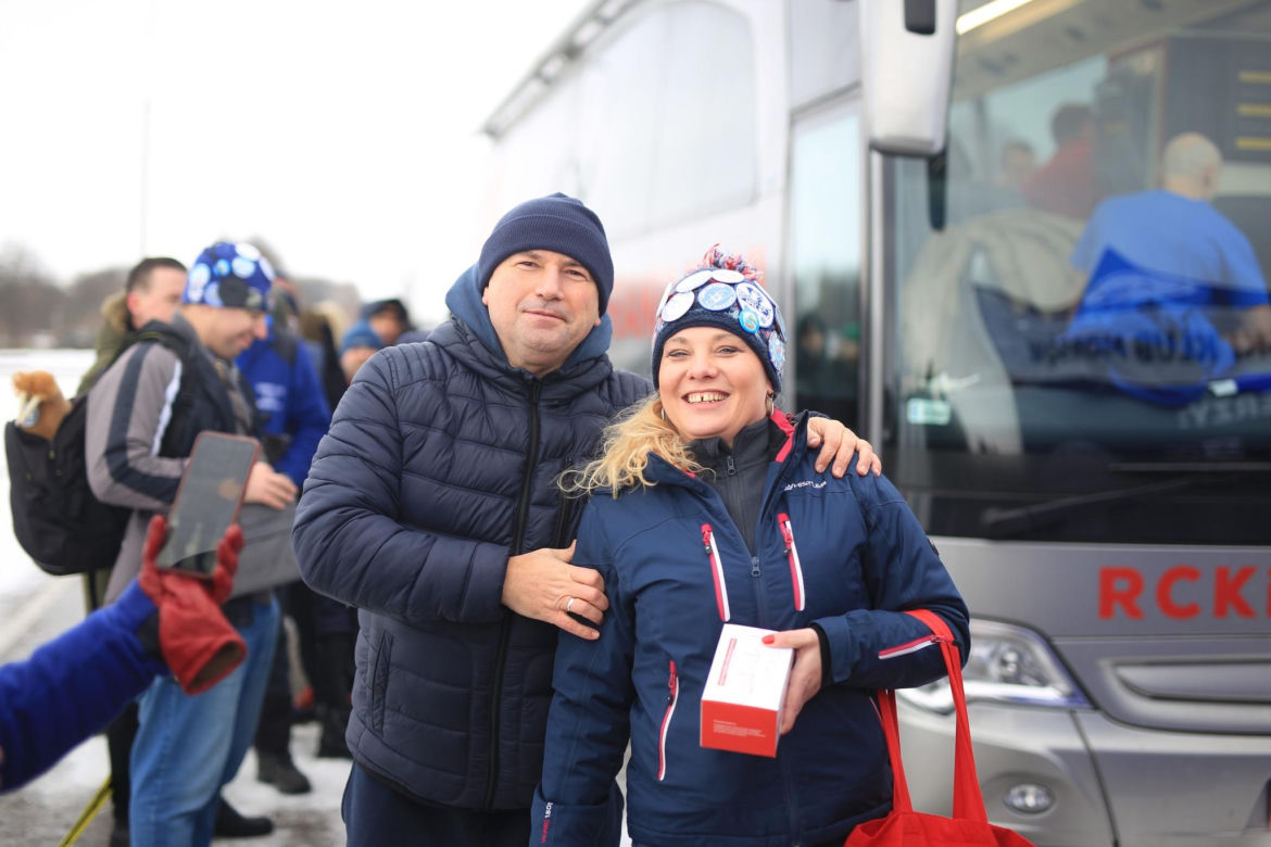 „Lodowata krew z gorących serc”. Lubelskie morsy morsują i pomagają!