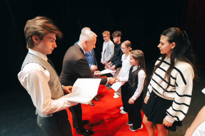 Najzdolniejsi uczniowie odebrali stypendia Prezydenta Miasta Siedlce