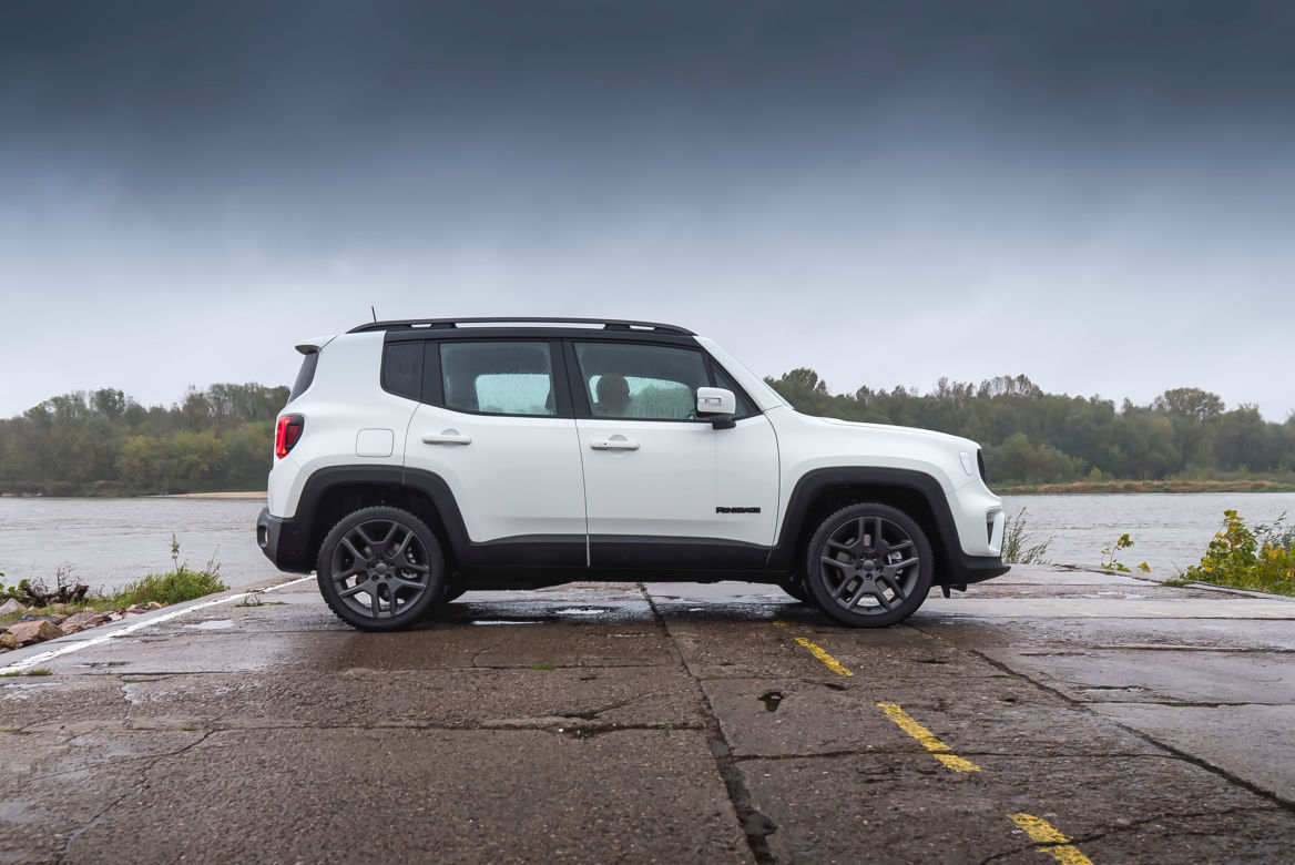 Jeep Renegade 4XE S 240 KM 6AT 