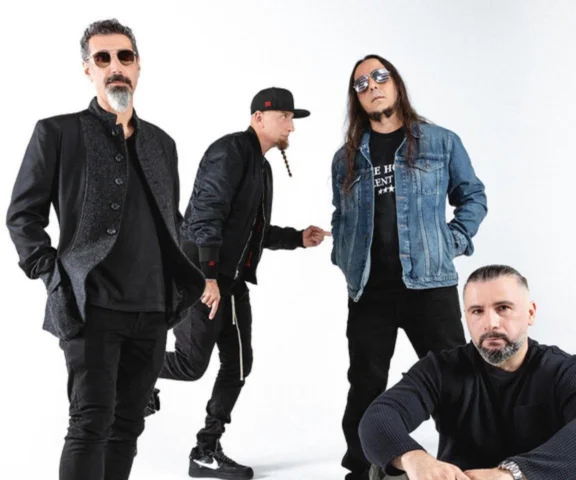 Będzie sklep z merchem dla fanów System of a Down w Polsce! Kiedy i w jakich godzinach będzie otwarty?