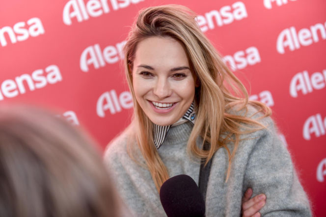 Od męża aktorki do influencera? Maciej Pela robi furorę na imprezie w centrum Warszawy