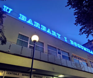 Historyczny neon znów rozświetla ulice Kalisza