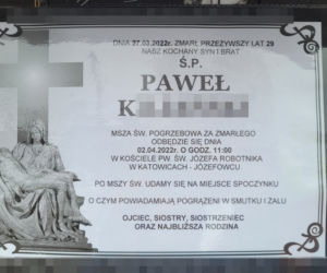 Pogrzeb dziennikarza TVN. Ciało Pawła K. jest już w kościele. Żegna go dźwięk trąbki [RELACJA Z UROCZYSTOŚCI]