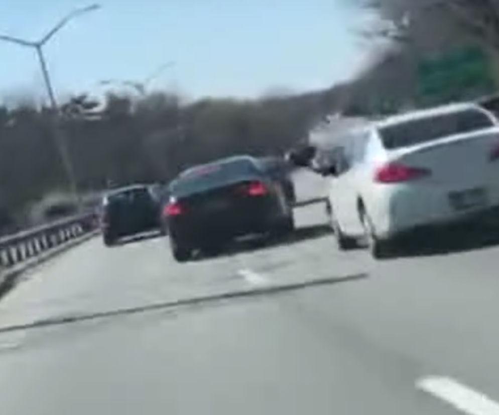 BMW spowodowało wypadek na autostradzie