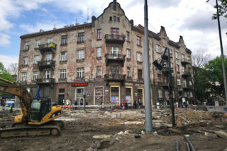 Apokalipsa na Al. Trzech Wieszczów. Rozkopane ulice, horror na drogach [ZDJĘCIA]