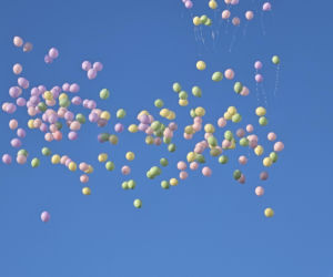 Kolorowe kwiaty okryły trumnę Anity. Wzruszające słowa księdza. Każdy z nas chciałby mieć taki pogrzeb