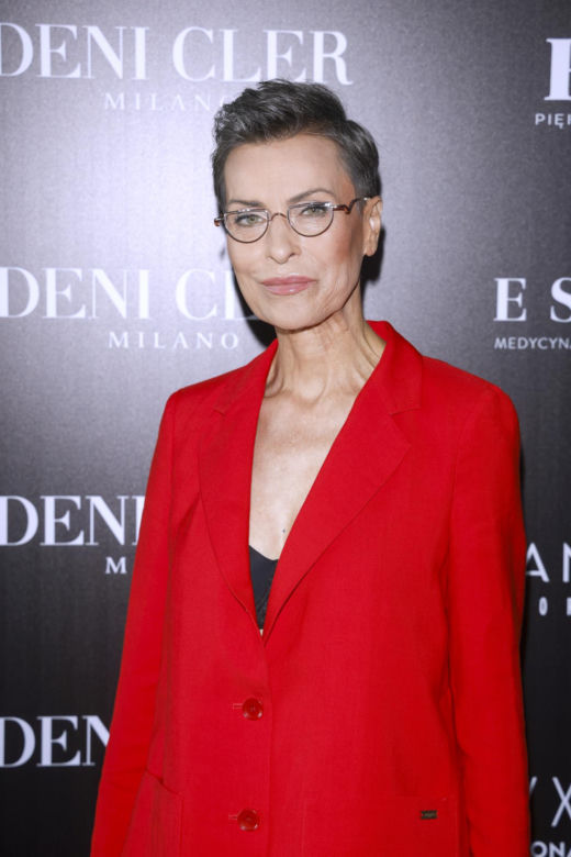 Danuta Stenka ze starszą córką na widowni "Tańca z gwiazdami". Podobna do słynnej mamy?