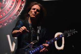 Steve Vai sprzedaje swoją legendarną posiadłość! Cena? Może zwalić z nóg!