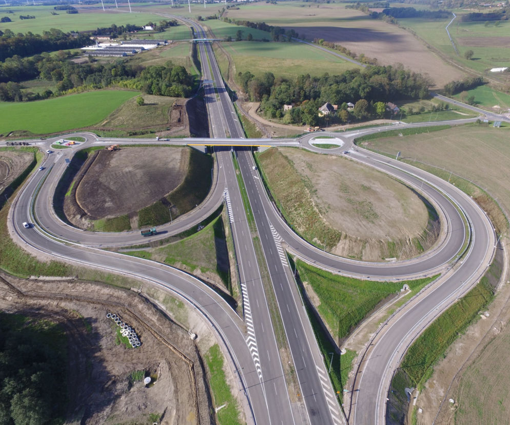 Kierowcy mogą już korzystać całego ciągu drogi S6 pomiędzy Goleniowem, a Koszalinem o długości około 132 km. 