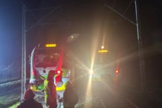 W rejonie Gręzowa pociąg zderzył się z sarną. Ewakuowano pasażerów