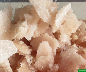 Laboratorium mefedronu w domu w Wawrze