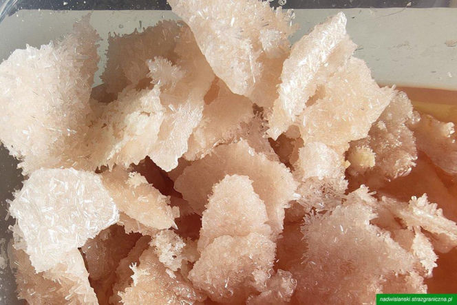 Laboratorium mefedronu w domu w Wawrze