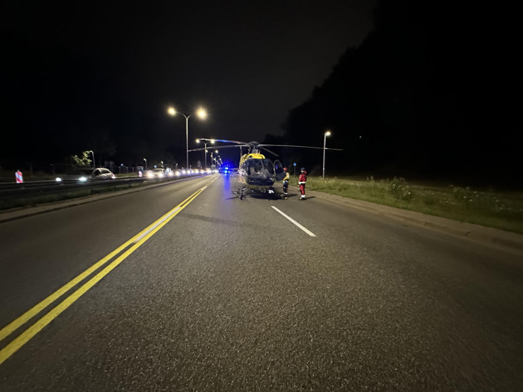 Makabra na Wisłostradzie. Roztrzaskane auta i motocykle. Dwie osoby reanimowane w tym dziecko 
