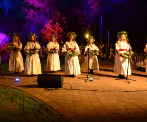 Dawne słowiańskie obrzędy ożyły w Parku Aleksandria w Siedlcach. Zespół Chodowiacy zaprezentował widowisko „Kupalnocka”