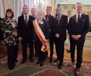 Szarfowanie Wielkiej Marszałek Parady Pułaskiego Iwony Korgi