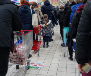 Oblężenie w szczecińskich sklepach z powodu koronawirusa