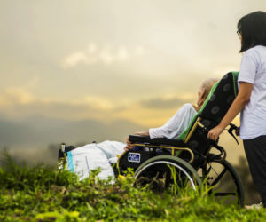 Łomża przystąpiła do programu Opieka wytchnieniowa. To wsparcie dla wytrwałych opiekunów