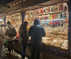 Jarmark Bożonarodzeniowy na Rynku Głównym w Krakowie 2025. Oferta wystawców