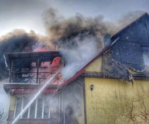 Pożar w Hajnówce. Matka z synem w jednej chwili stracili wszystko [ZDJĘCIA]