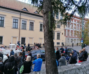 Protest przed krakowską kurią