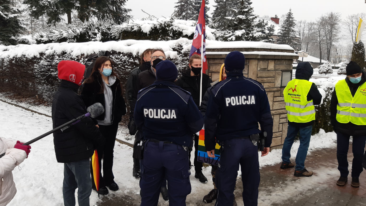 „LGBT to ludzie" - uliczny protest w Tarnowie