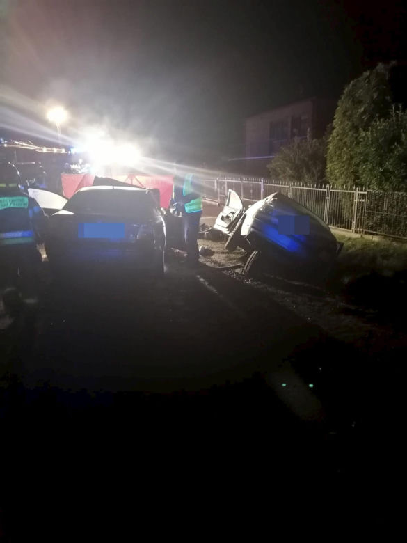  Śmiertelny wypadek pod Sieradzem. 23-letnia kobieta nie żyje [ZDJĘCIA].