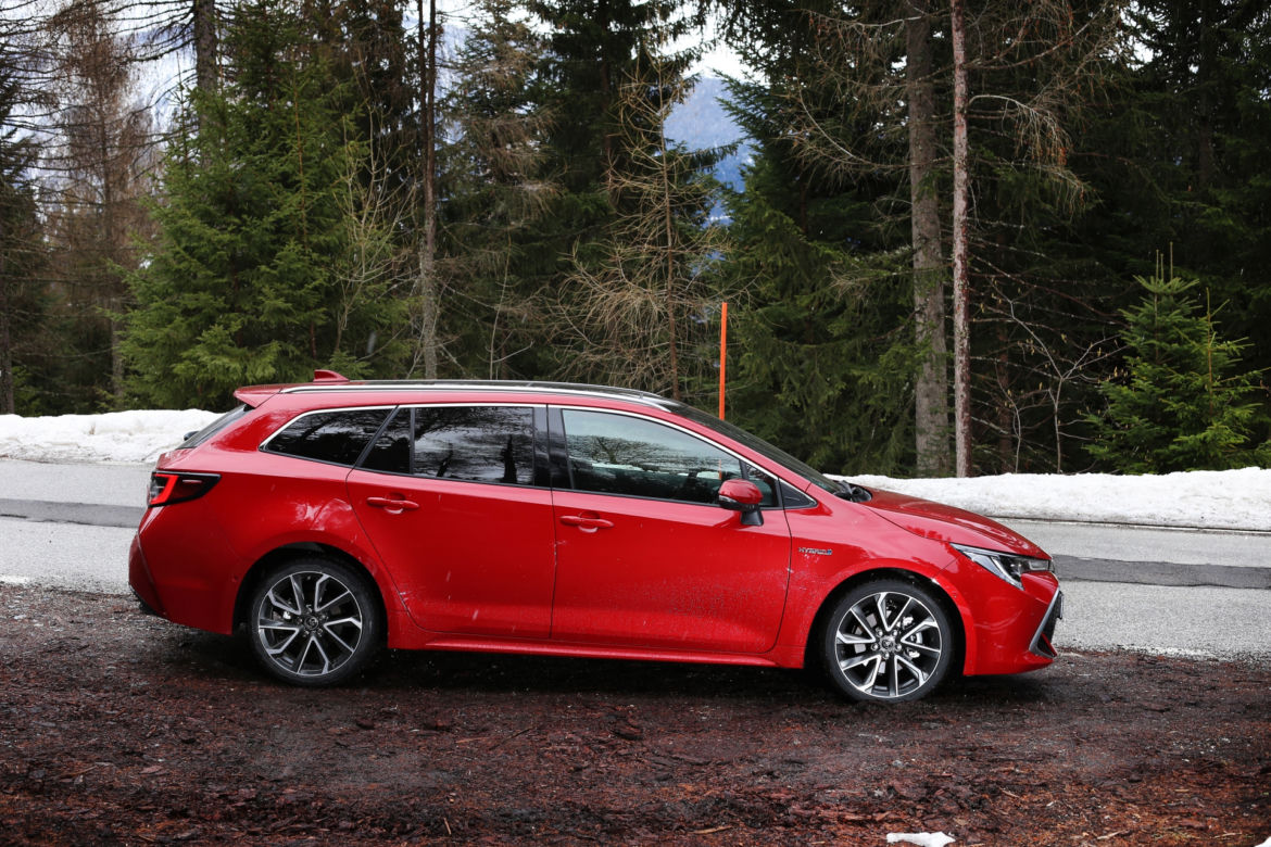 Toyota Corolla Touring Sports 2.0 Hybrid 180 KM e-CVT Executive