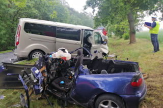 Potężne zderzenie pod Śremem! Nie żyje jedna osoba, a kilka jest rannych