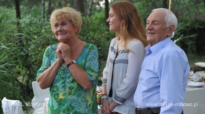 M jak miłość odc. 1174. Lucjan (Witold Pyrkosz), Barbara (Teresa Lipowska), Ula (Iga Krefft)