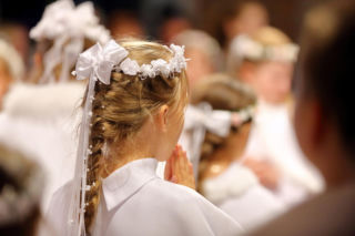 Współczesne prezenty na komunię zaskakują. Katechetki otrzymują vouchery do SPA