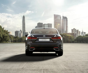 (2021) Lexus LS po liftingu