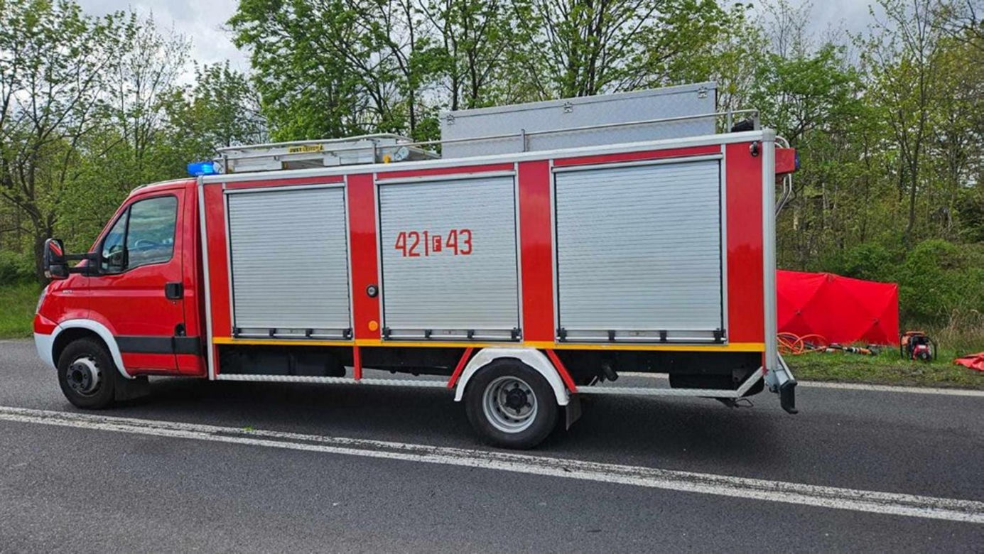 Tragiczny wypadek. Zginęli niemal pod domem. Wśród ofiar były piłkarz