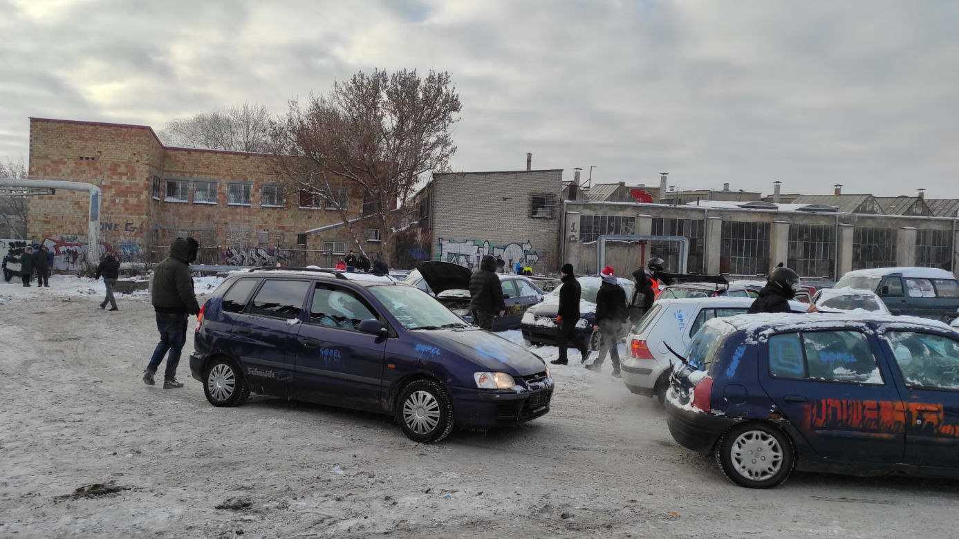 Białystok. Charytatywny Wrak Race Uniwerstal [18.12.2022]