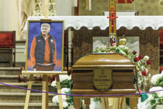 Tłumy modliły się za Jacka Magierę i czuwały przy jego trumnie we Wrocławiu. Zobacz zdjęcia