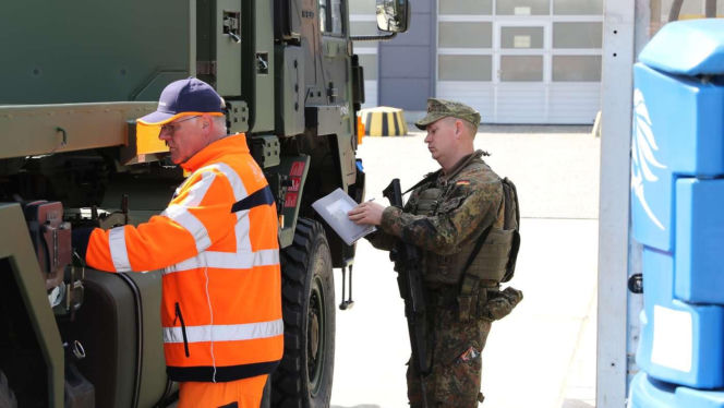 Strach przed AfD w Niemczech. Rząd w tajemnicy tworzy plany awaryjne, by ratować logistykę NATO