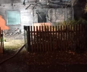 Błotnica: Tragiczny pożar. Z domu nie zostało nic, dwa zwęglone ciała w pogorzelisku!
