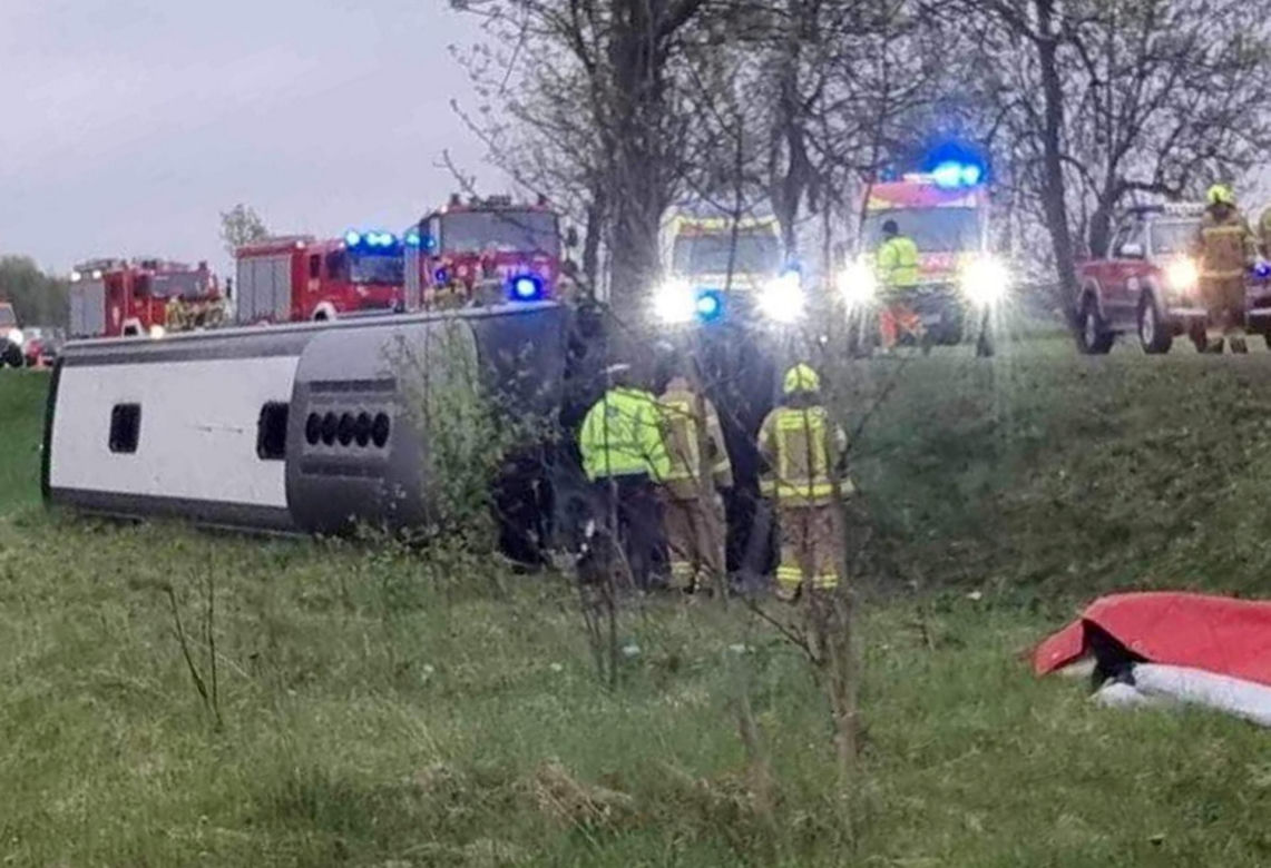 Wypadek autobusu pod Siedlcami. Droga zablokowana, są ranni
