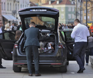 Minister rolnictwa Stefan Krajewski na jarmarku wielkanocnym
