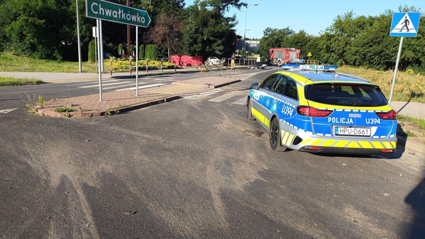 Tragedia pod Gnieznem! BMW wypadło z drogi, nie żyje 22-letni kierowca