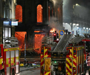 W. Brytania/ W wyniku pożaru zawalił się budynek obok dworca centralnego w Glasgow