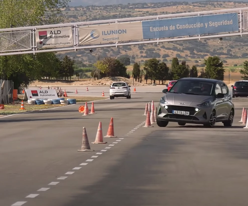 Hyundai i10 w teście łosia
