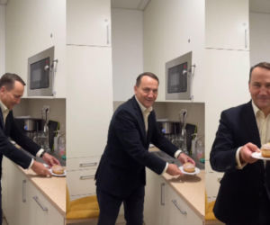 Sikorski paraduje z pączkiem po MSZ. Rozbawił Polaków nagraniem