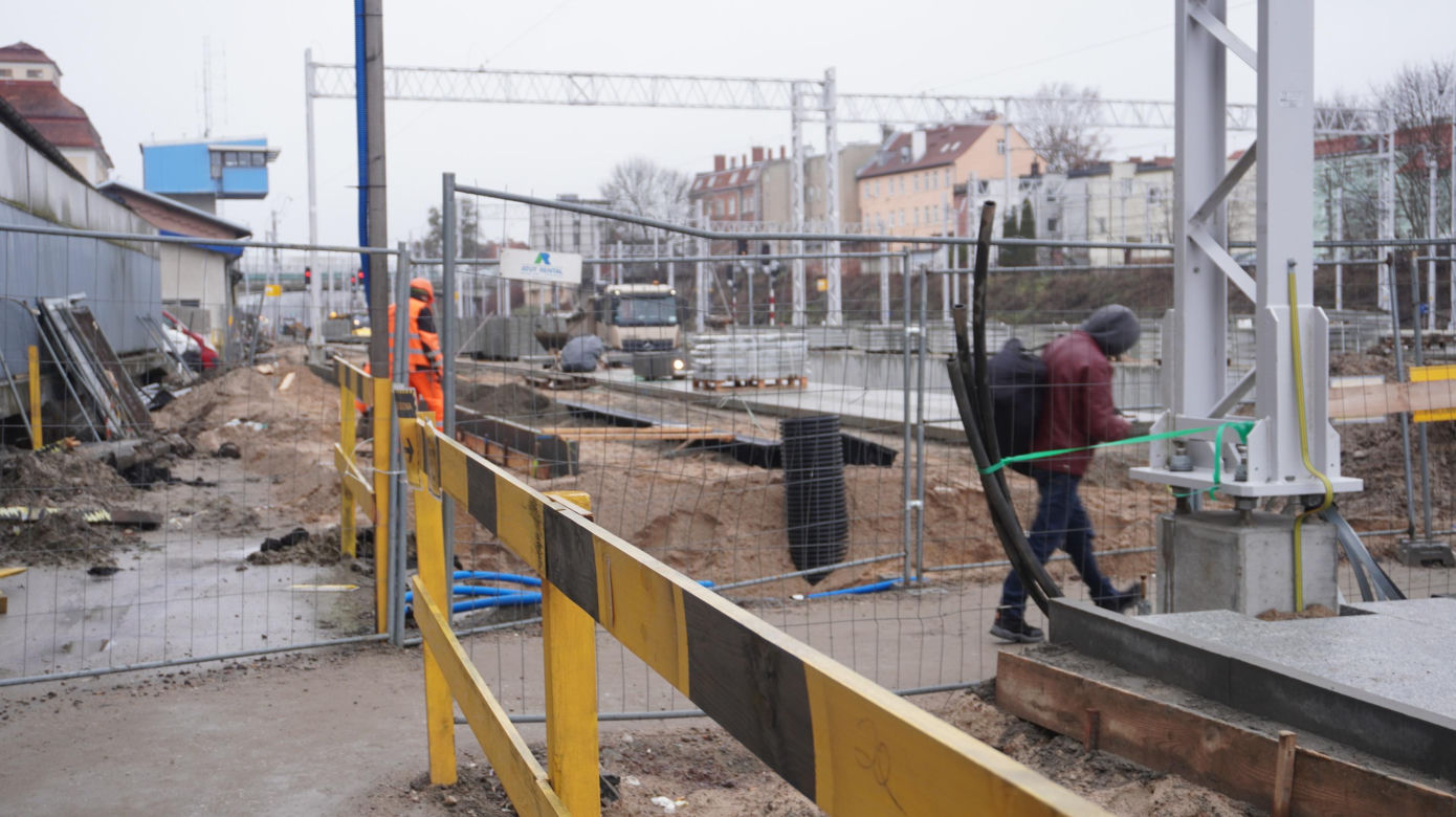 Postępują prace nad konstrukcją budynku Dworca Głównego w Olsztynie. Perony niemal na ukończeniu [ZDJĘCIA]
